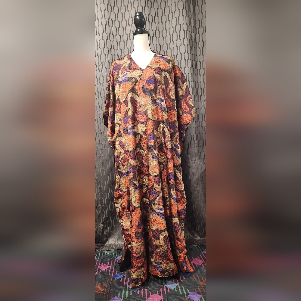 Elegant Paisley Print Kaftan Dress